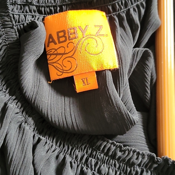 Abby Z. Black sheer coverup - Picture 7 of 7